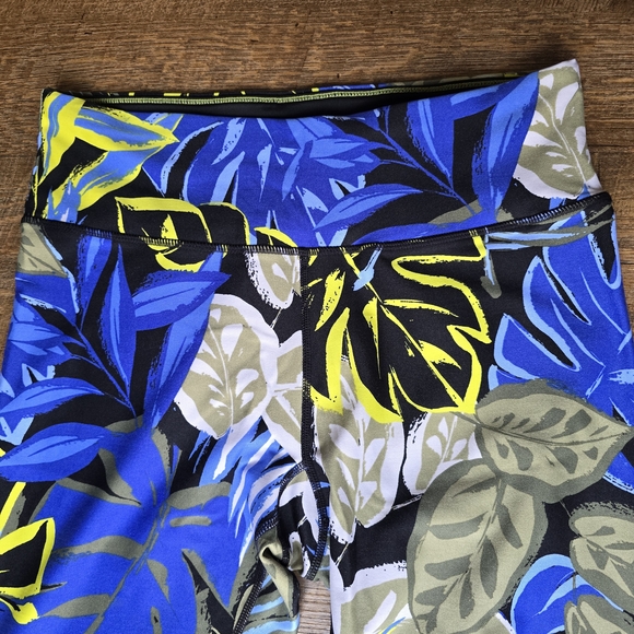 Calvin Klein 7/8 Performance Leggings - Picture 3 of 9